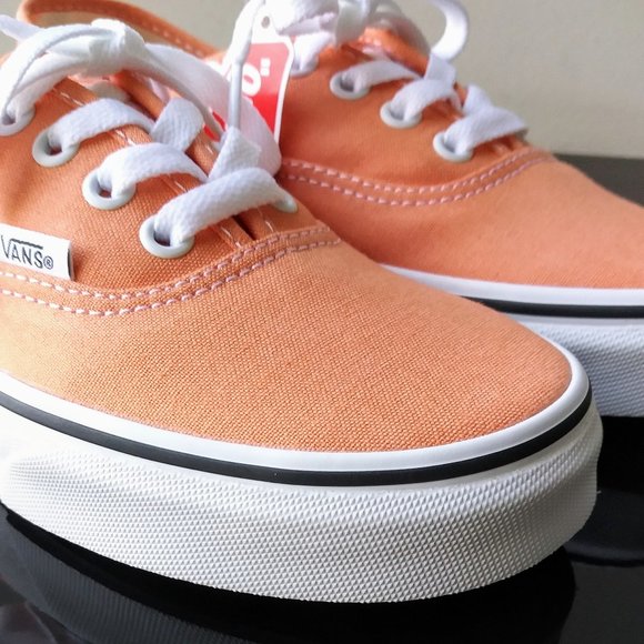 Vans Women's "Off the Wall" Classic Low Top Canvas Sneaker - Picture 3 of 13